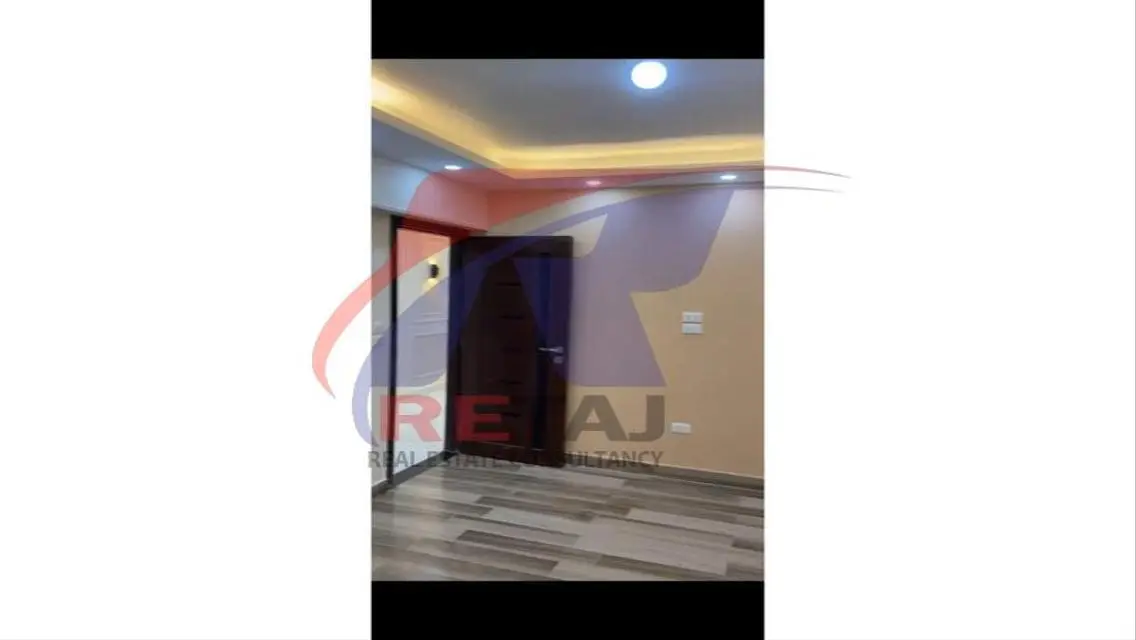 شقةمميزة بين عباس ومكرم عبيد المنطقه الاولي      .