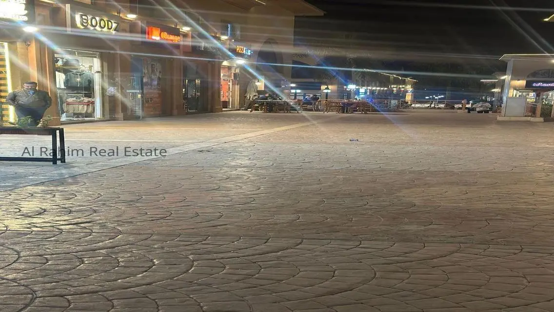 لعشاق الاستثمار محل للايجار90م تشطيب خاص نشاط مطعم