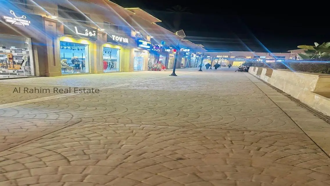 لعشاق الاستثمار محل للايجار90م تشطيب خاص نشاط مطعم