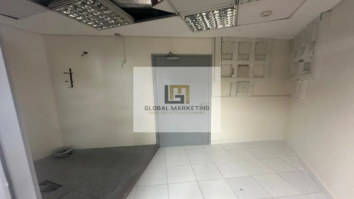 Fully finished office for rent 600m on South 90th