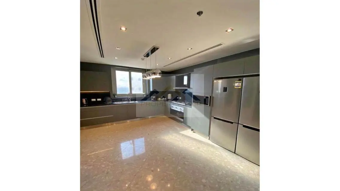 APT ready now in Sarai Compound, lowest price.
