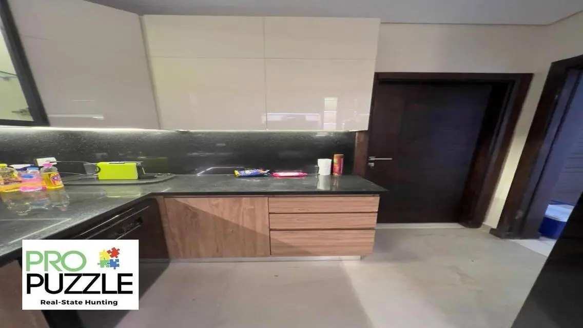 Apartment for Rent on 90 Avenue