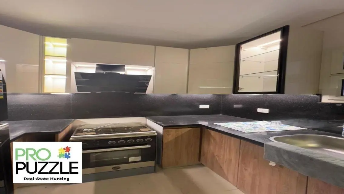 Apartment for Rent on 90 Avenue