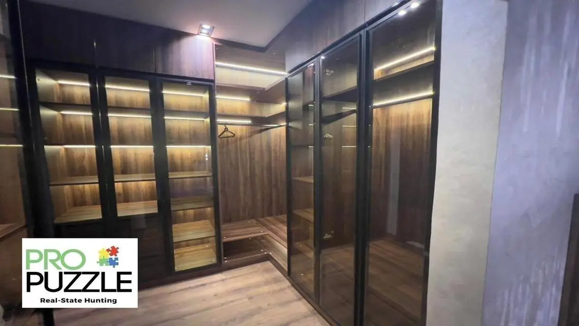 Apartment for Rent on 90 Avenue
