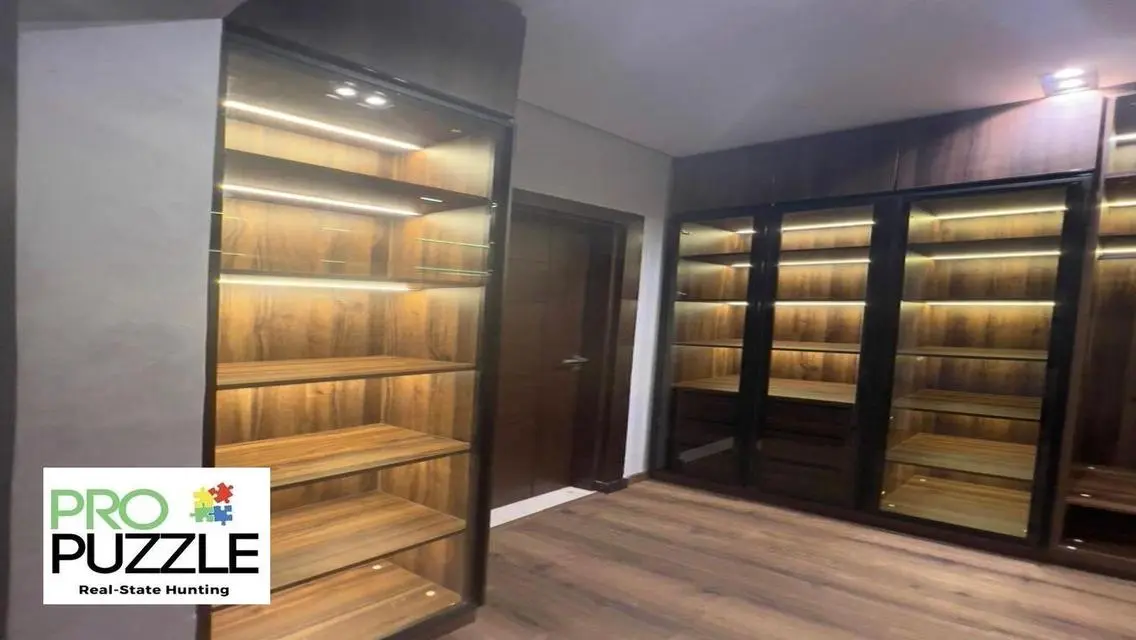 Apartment for Rent on 90 Avenue
