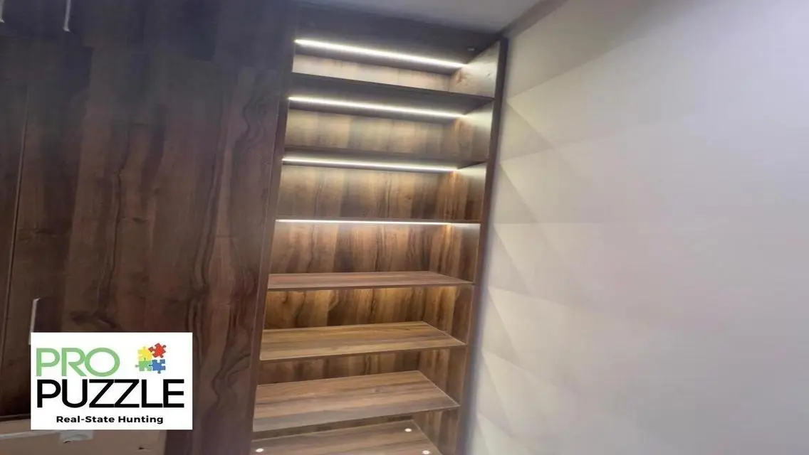 Apartment for Rent on 90 Avenue