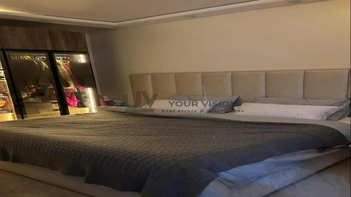 Luxury Apartment for Sale in B12