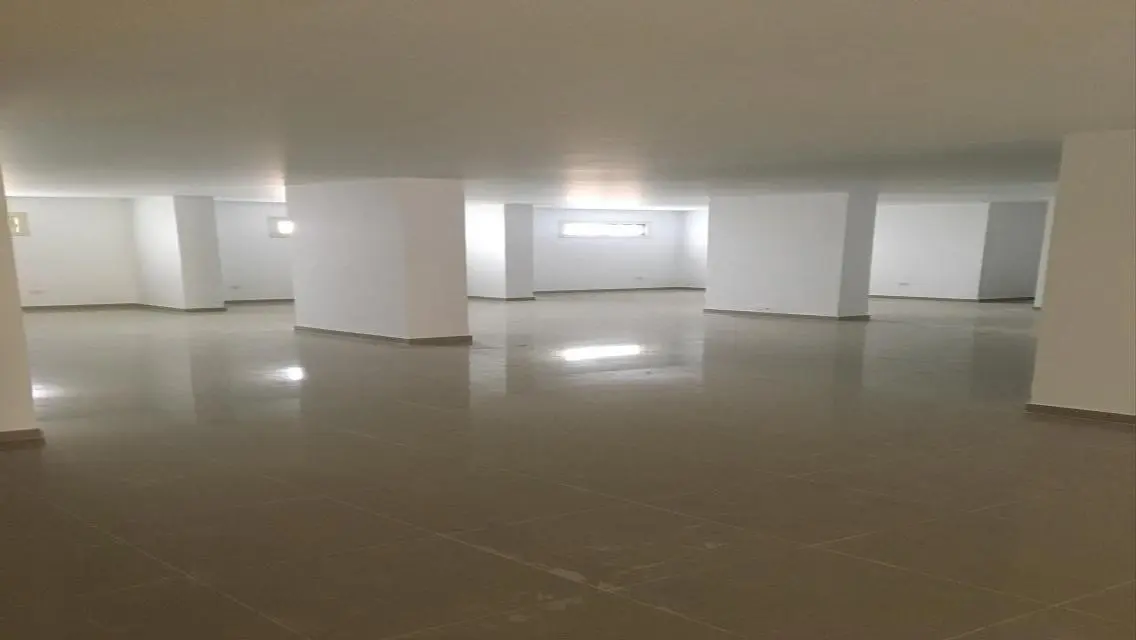 للبيع محل تجارى 220 م دور ارضى مرخص تجارى واجهه امامية الشطر 13 زهراء المعادى