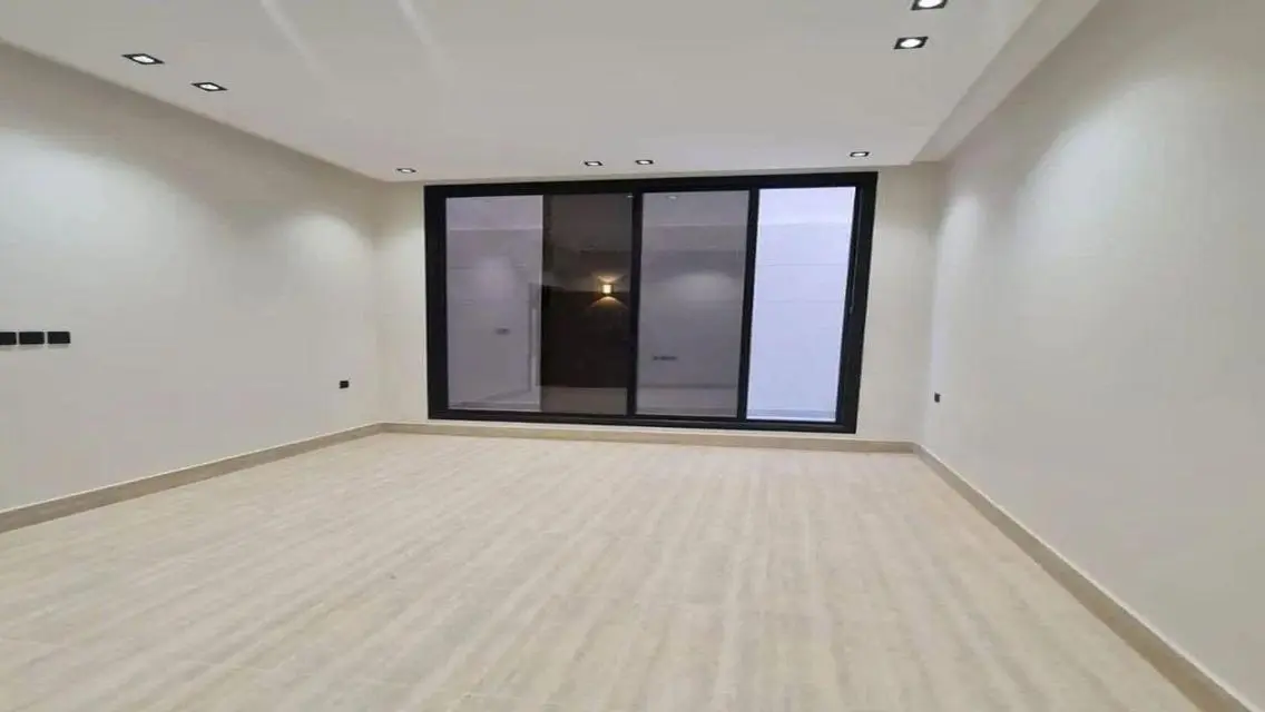 Luxury Finished apartment +garden in Village West