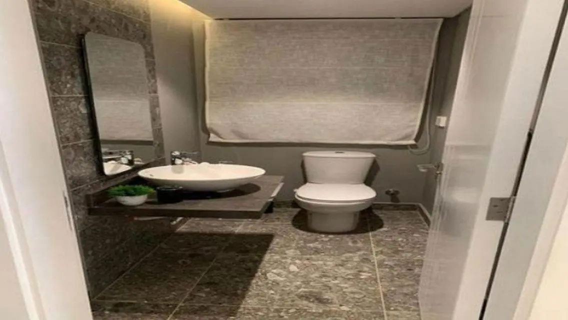 Luxury Finished apartment +garden in Village West