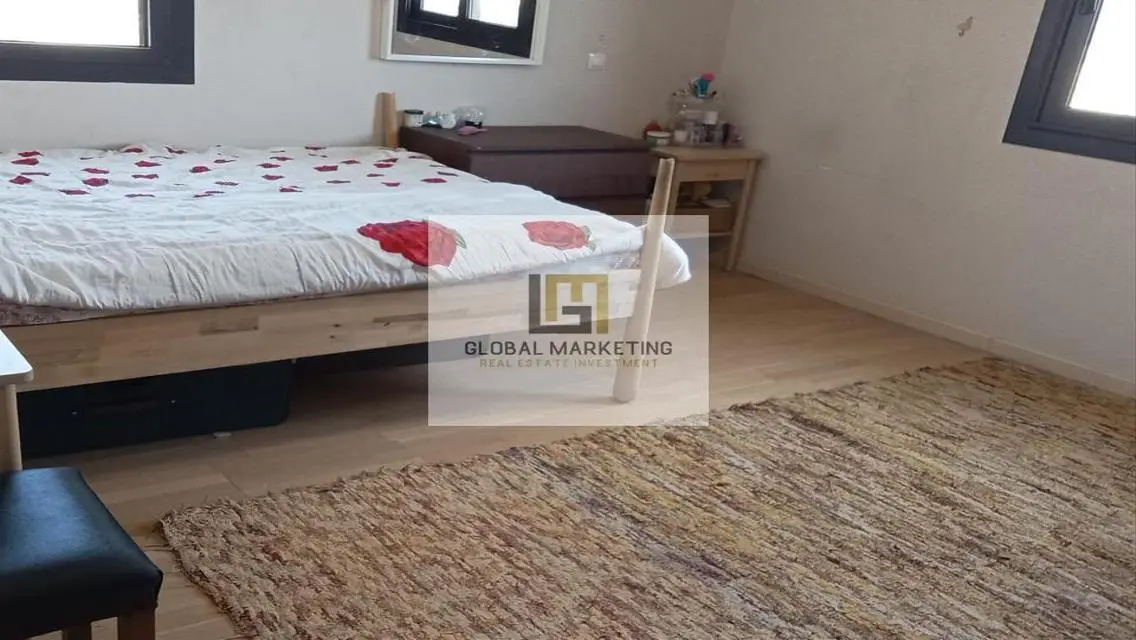 شقه للايجار مميزه في كمبوند ميفيدا مفروشه بالكامل