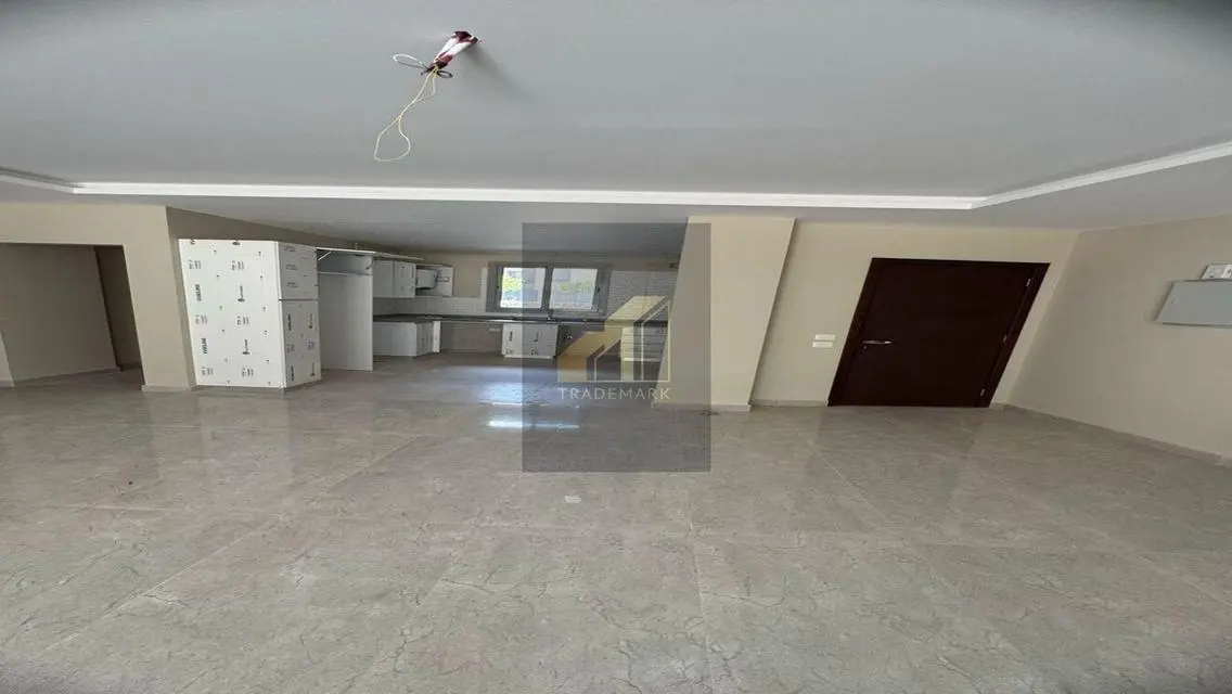 apartment with garden kitchen and ac\s first use