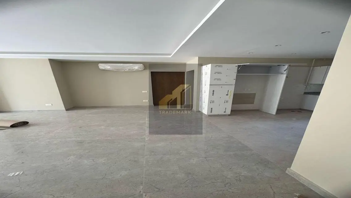 apartment with garden kitchen and ac\s first use
