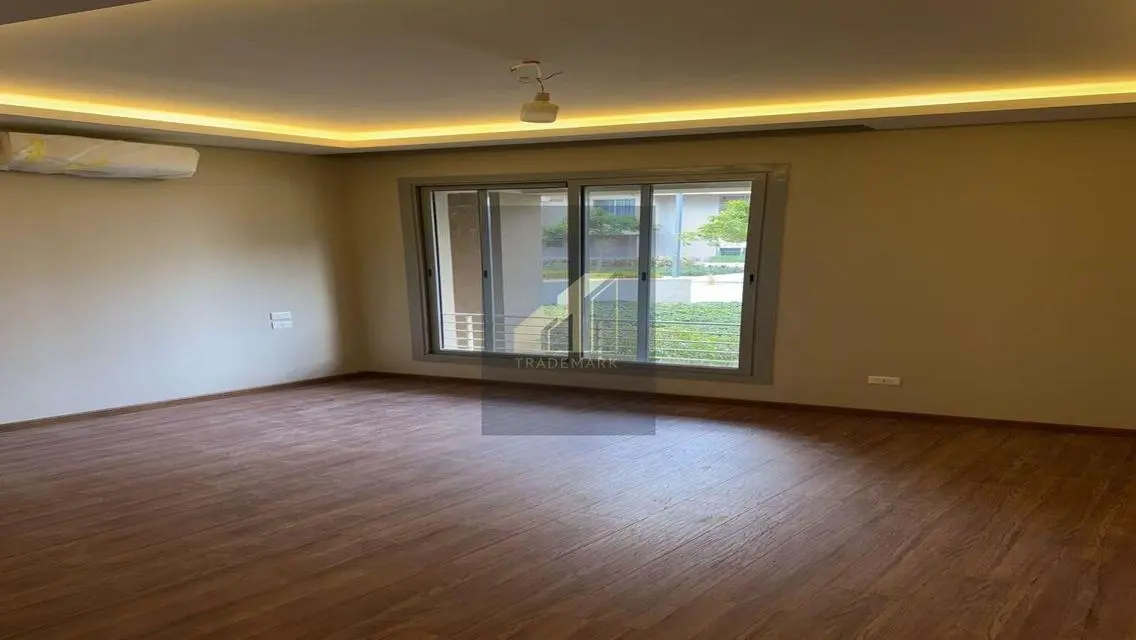 apartment with garden kitchen and ac\s first use