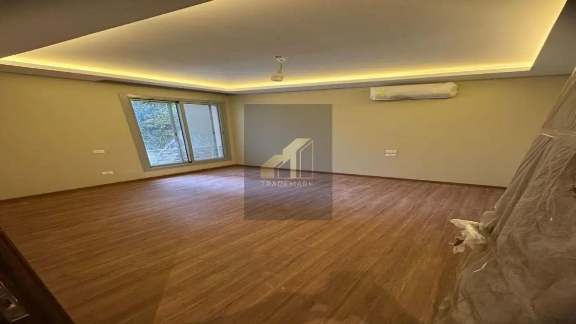 apartment with garden kitchen and ac\s first use