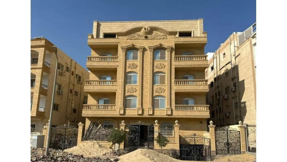 شقة للبيع بالاندلس امام مول واتر واي