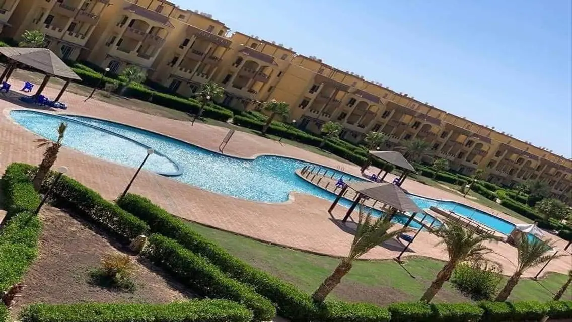 استلام فوري شالية ارضي بجاردن غرفتين ف سانتا كلوز