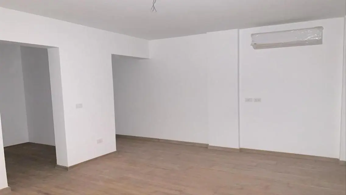 بنت هاوس للايجار في فيفث سكوير ( المراسم )
