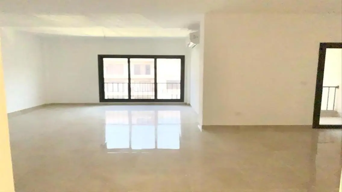 بنت هاوس للايجار في فيفث سكوير ( المراسم )