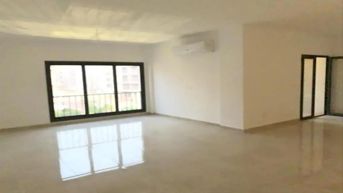 بنت هاوس للايجار في فيفث سكوير ( المراسم )