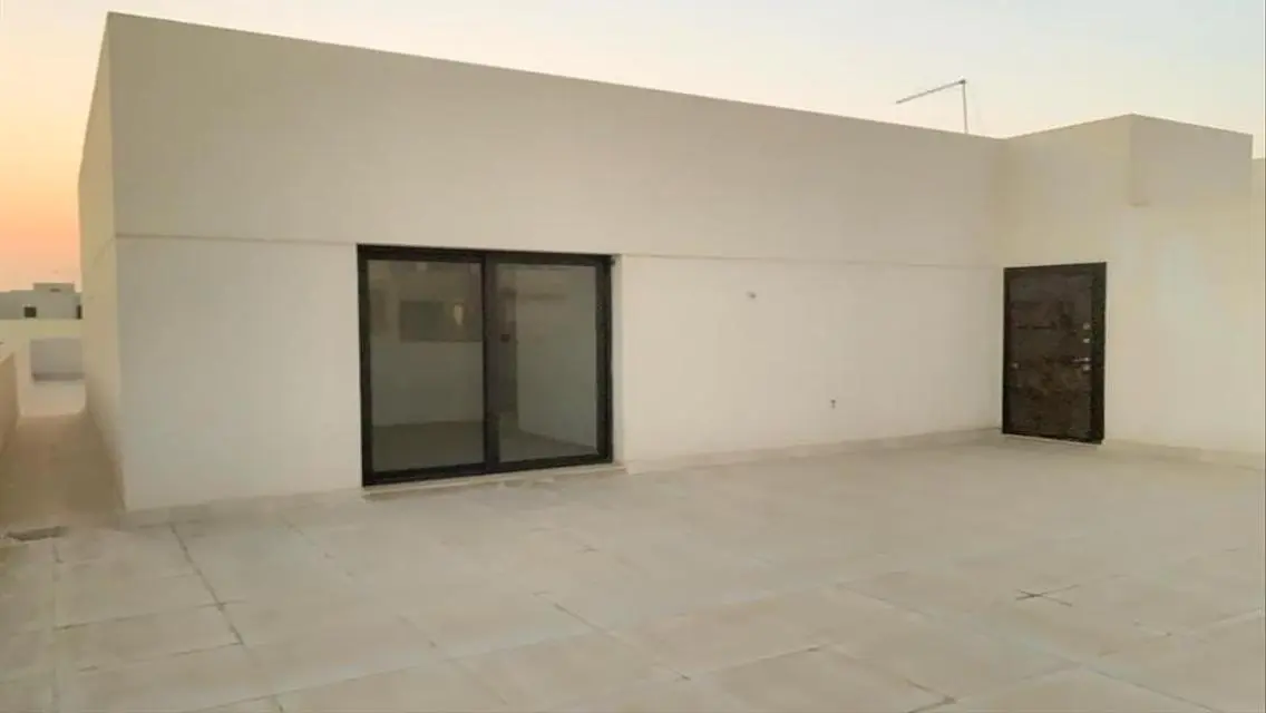 بنت هاوس للايجار في فيفث سكوير ( المراسم )