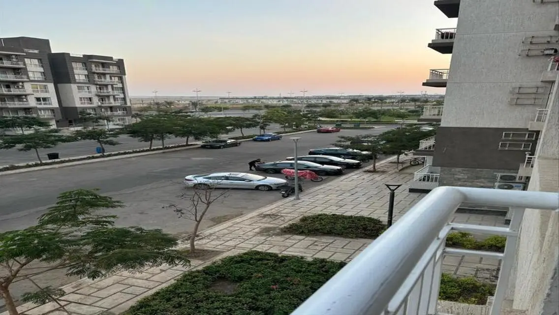 شقة ايجار مفروشة في مدينتي B12 امام ايست هب 78متر