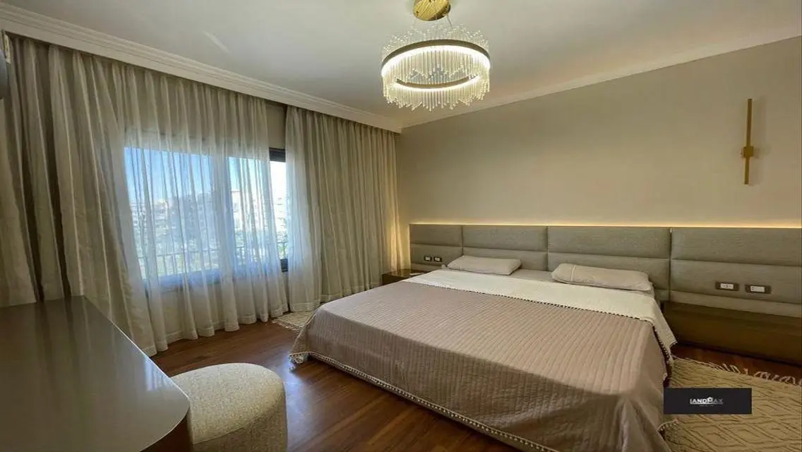Luxurious 3-Bedroom Apartment in a Prime Location