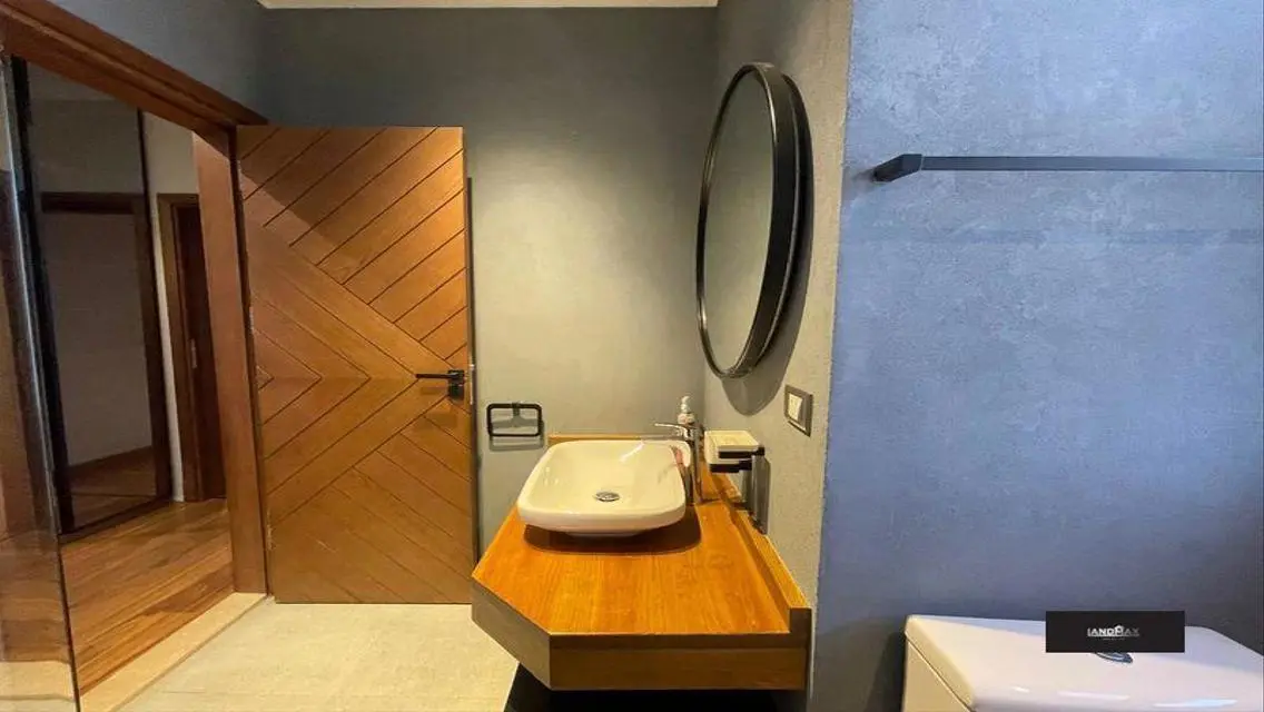 Luxurious 3-Bedroom Apartment in a Prime Location