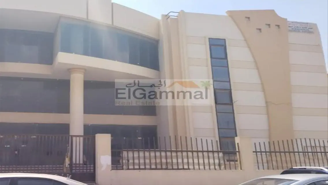 مبنى تجارى بالكامل للبيع او للايجار للأستثمار