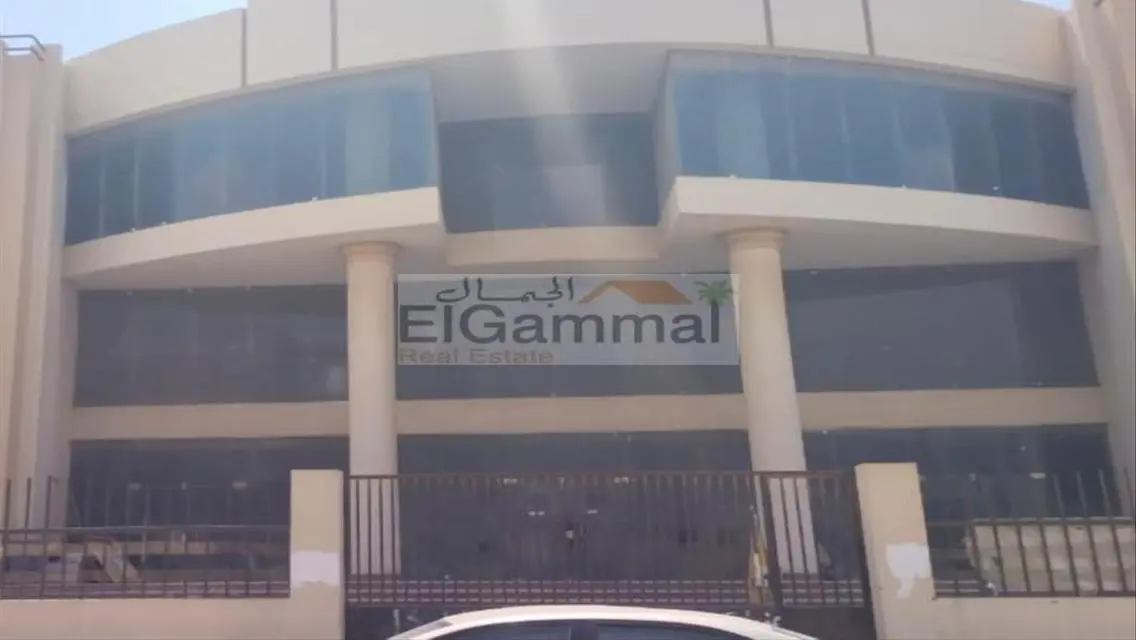 مبنى تجارى بالكامل للبيع او للايجار للأستثمار