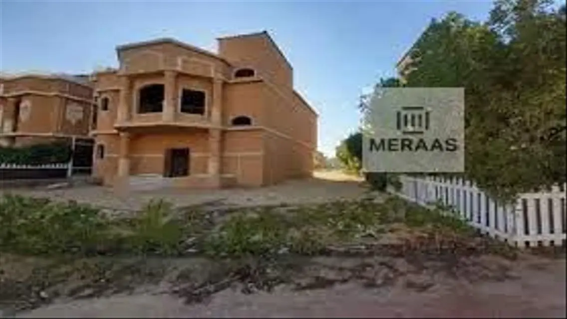 فيلا فاخرة للبيع في AUC