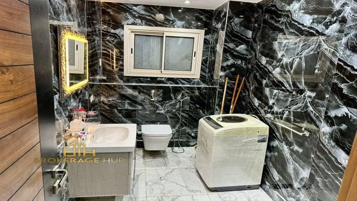 شقة للايجار لوكيشن مميز تاج سيتى,