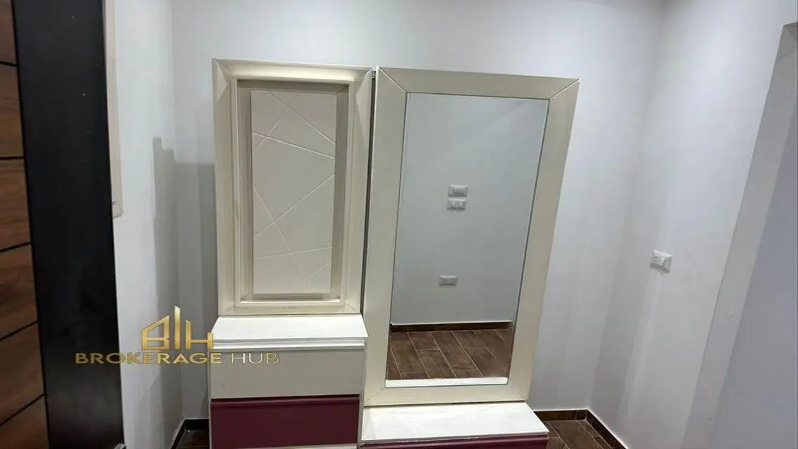 شقة للايجار لوكيشن مميز تاج سيتى,