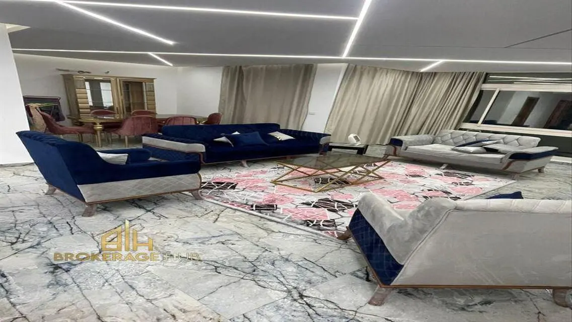 شقة للايجار لوكيشن مميز تاج سيتى,