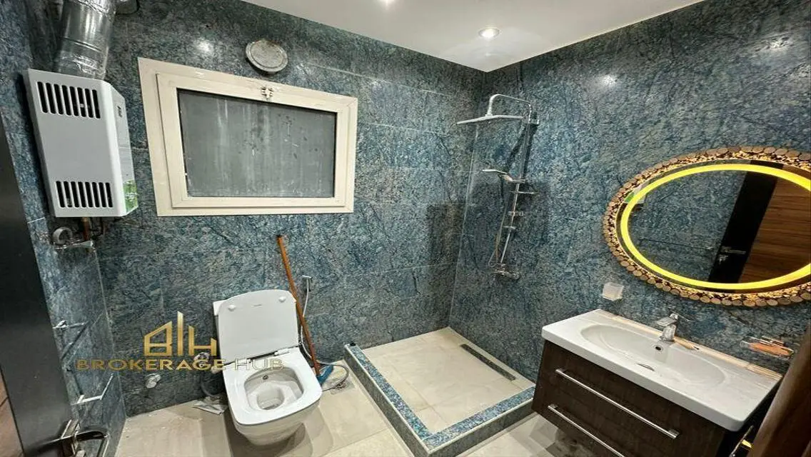 شقة للايجار لوكيشن مميز تاج سيتى,