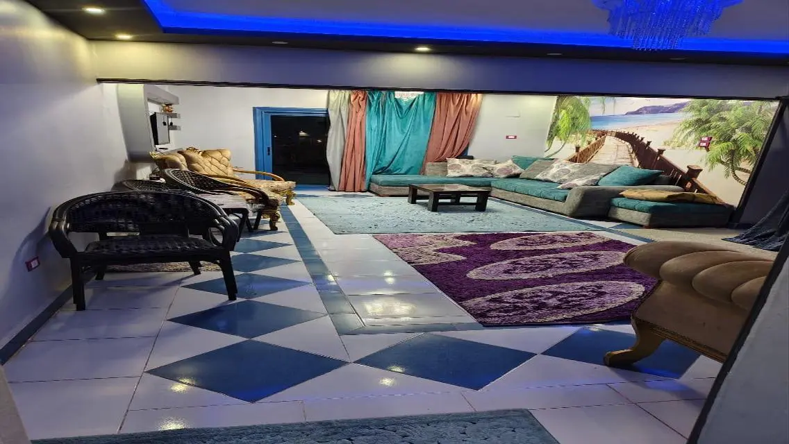 شقة حديثة تتضمن جميع المرافق في الموقع المتميز