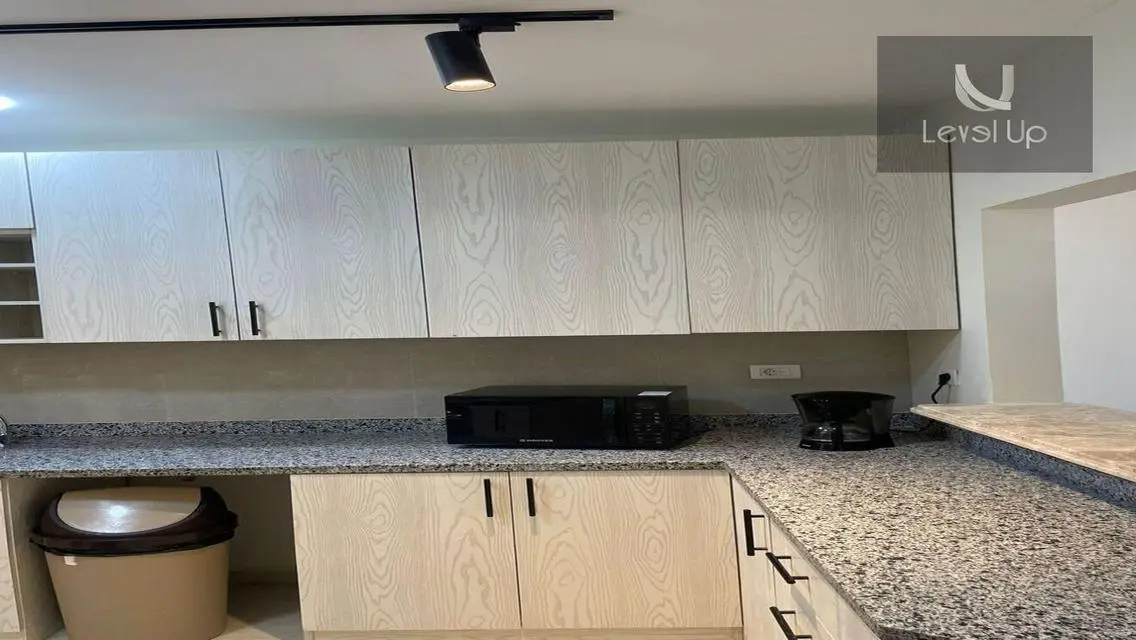 للايجار شقه  فرش فندقي في lake view residence