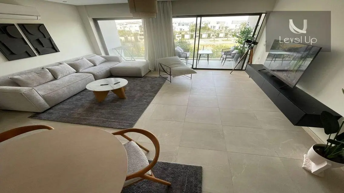 للايجار شقه  فرش فندقي في lake view residence