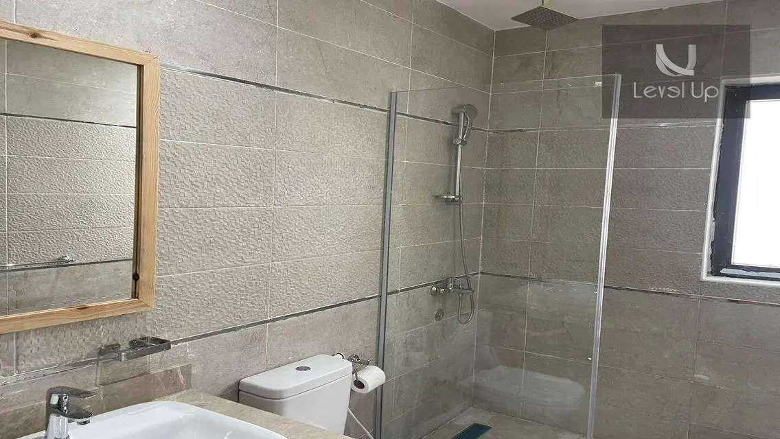 للايجار شقه  فرش فندقي في lake view residence