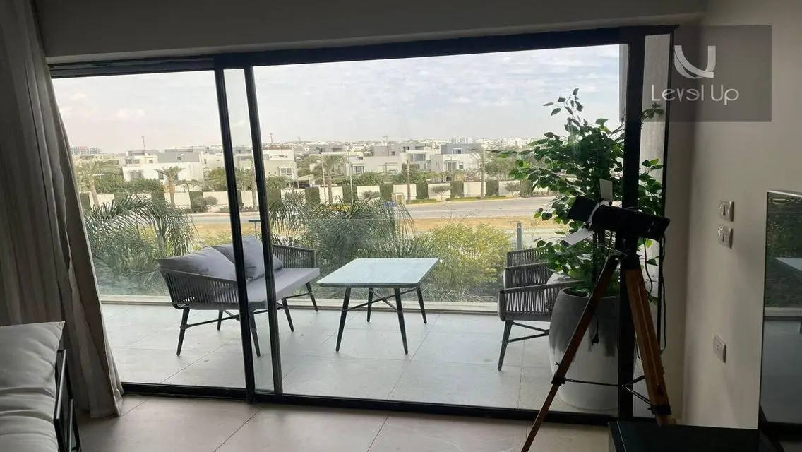 للايجار شقه  فرش فندقي في lake view residence