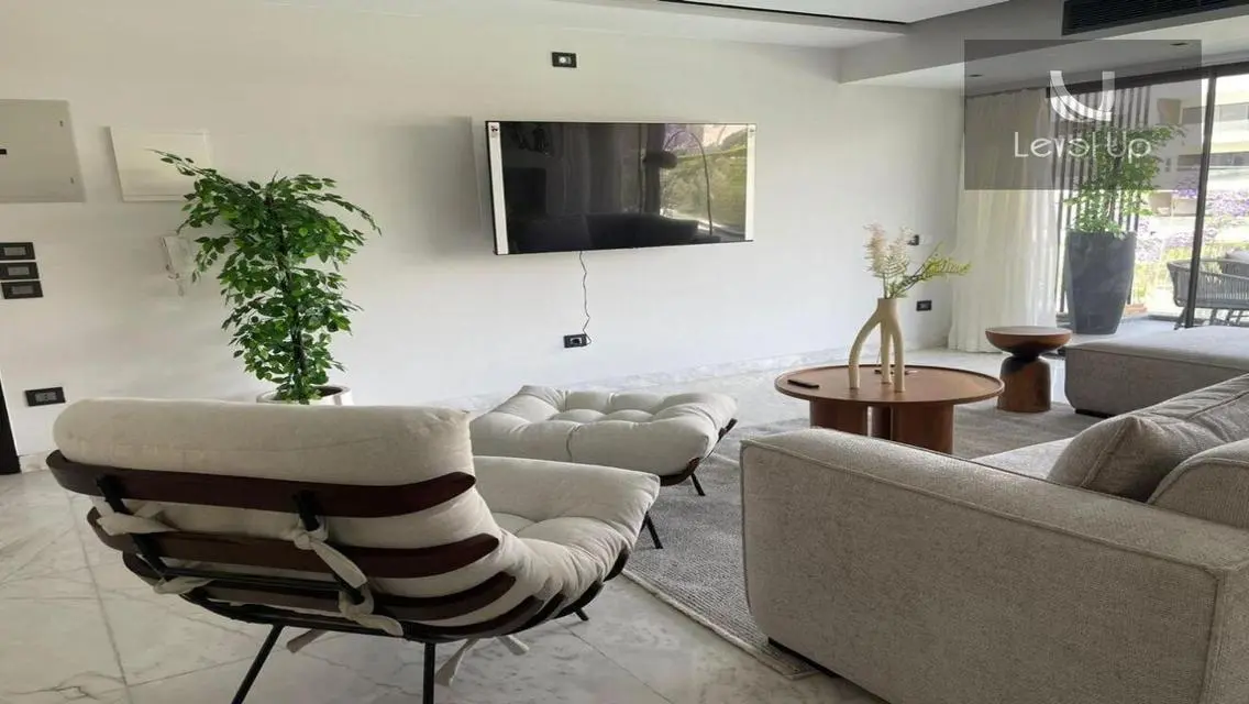 للايجار شقه فرش فندقي في lake view residence