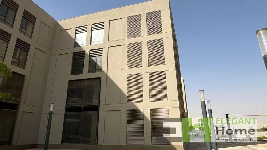 Building- Ready to move - Parking -Prime Location