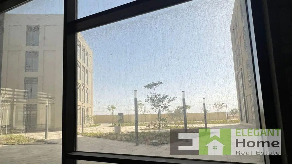 Building- Ready to move - Parking -Prime Location
