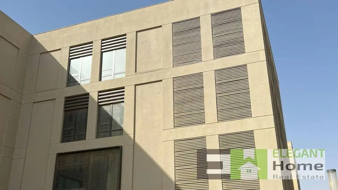 Building- Ready to move - Parking -Prime Location