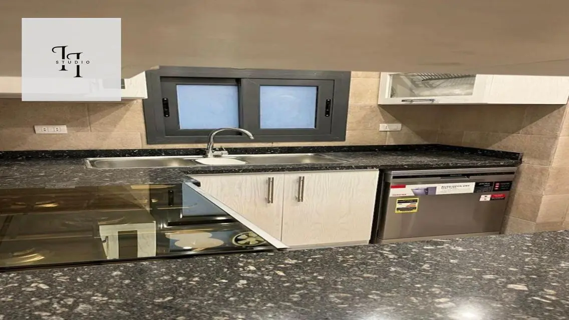 Apartment Kitchen And Acs For Rent in Eastown