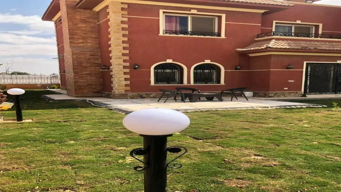 Fully finished villa with kitchen n prime location