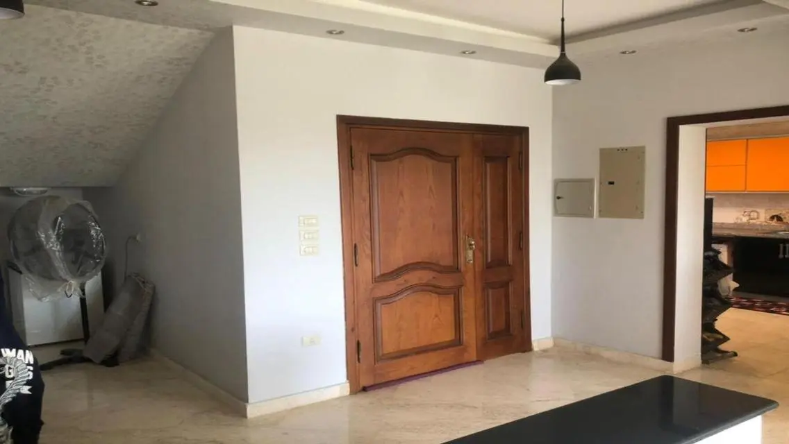 Fully finished villa with kitchen n prime location