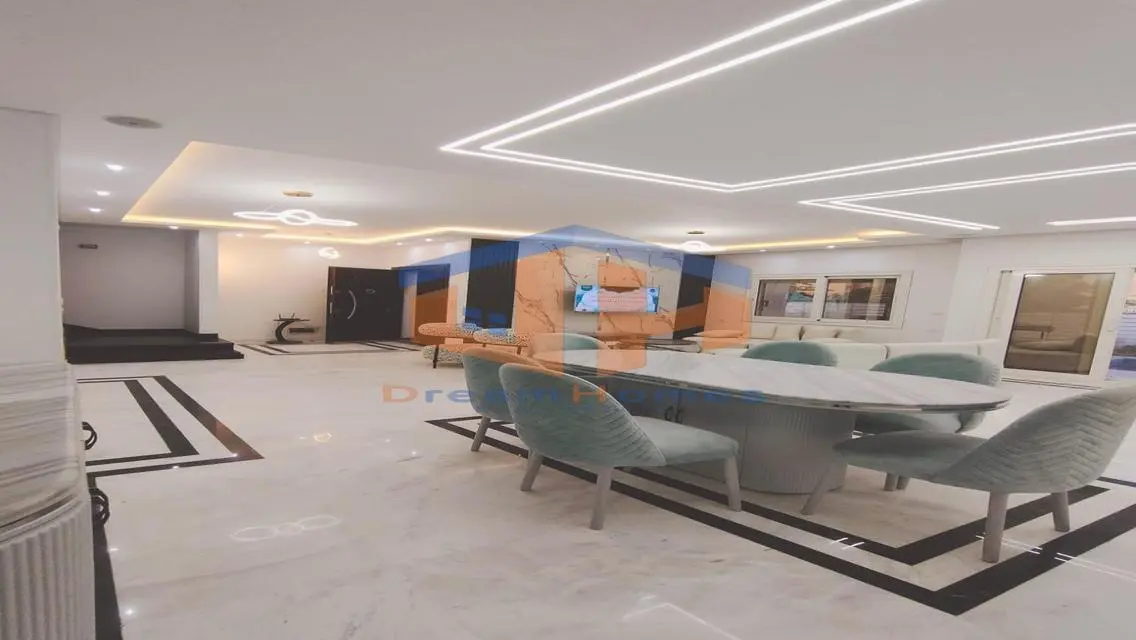 فرصة للبيع فيلا تاون بمدينتى بالفرش حمام سباحه