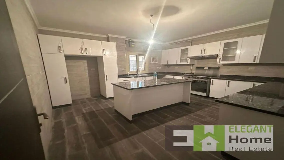 Semi furnished apartment for rent at Banafseg