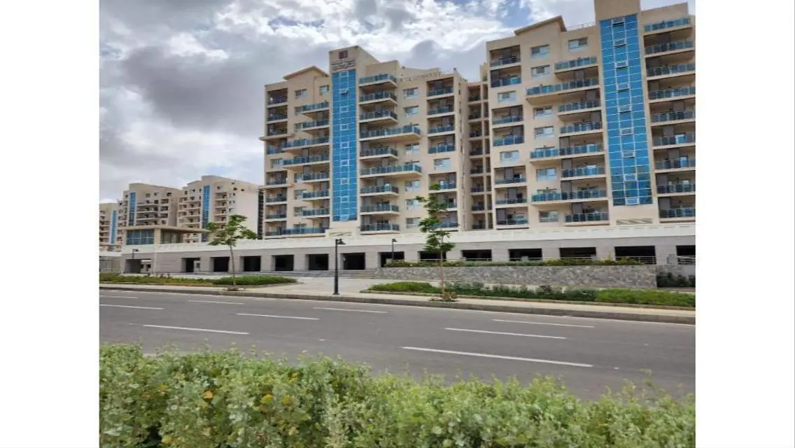 Distinctive view infront of alamein tower  5% Dp